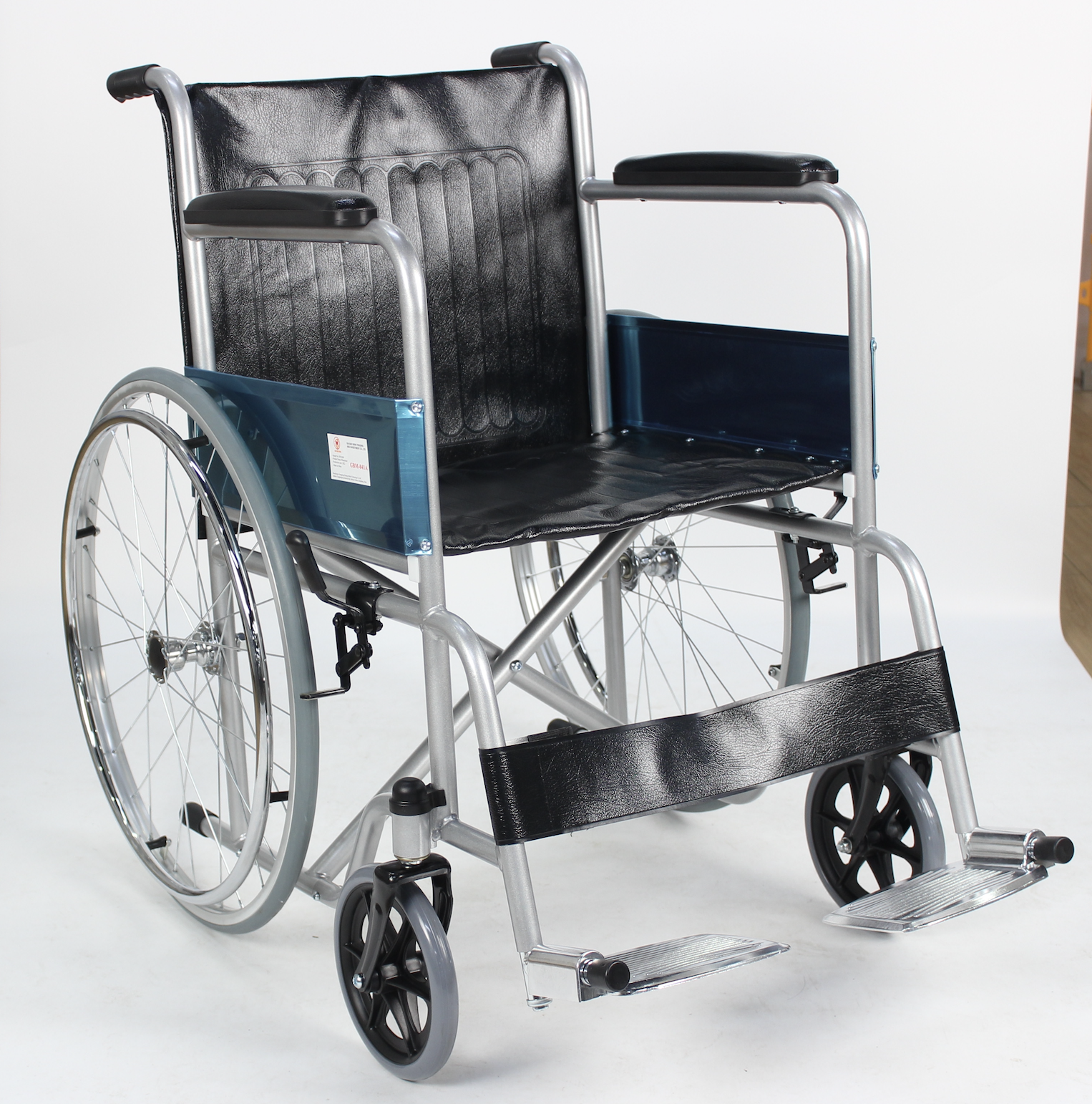 xe-lăn-khung-thép-cho-người-già-131